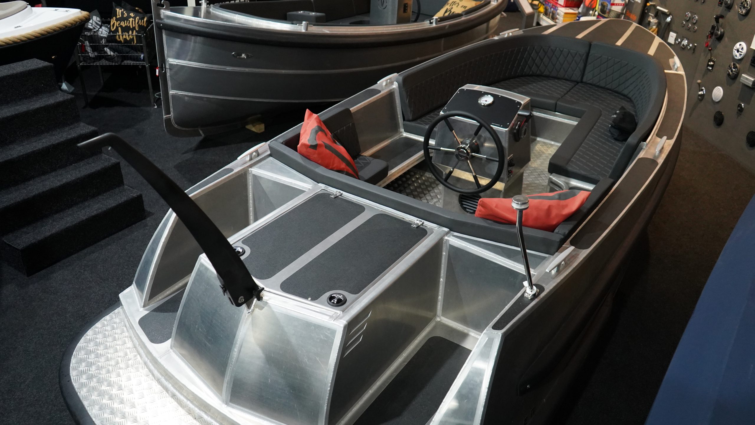 Van Vossen 600 Tender incl. 60pk Suzuki (NIEUW)