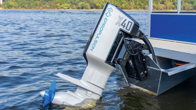 ePropulsion elektrische voortstuwing op een sloep — Verschuur Watersport