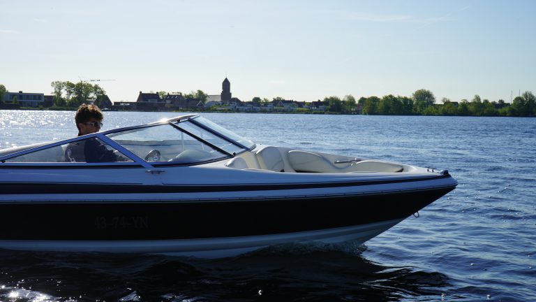 Larson 186 occasion 2008 eerste eigenaar 135pk Volvo Penta benzine hekdrive te koop bij Verschuur Watersport Rijnsaterwoude