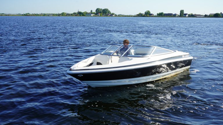 Larson 186 occasion 2008 eerste eigenaar 135pk Volvo Penta benzine hekdrive te koop bij Verschuur Watersport Rijnsaterwoude