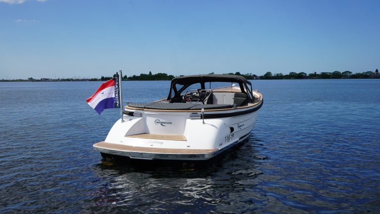 Waterspoor 717 Outboard kopen wit met 100pk Suzuki buitenboordmotor bij Verschuur Watersport Rijnsaterwoude