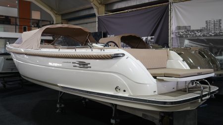 Primeur 700 lounge tender bij Verschuur Watersport
