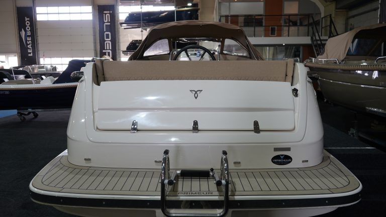 Primeur 700 lounge tender bij Verschuur Watersport