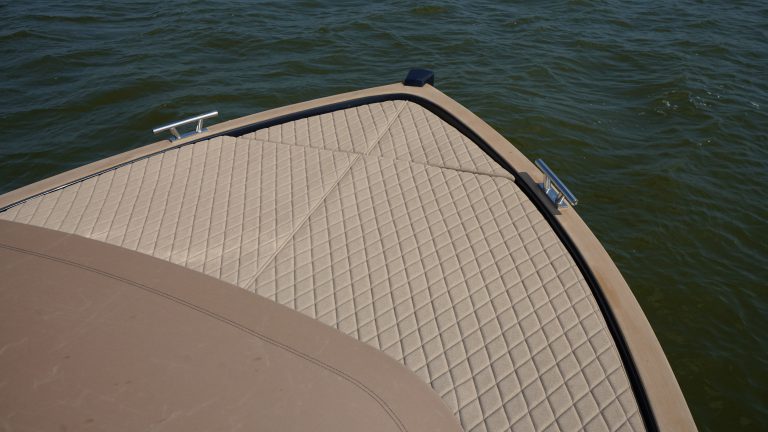 Diepdonkerblauwe Waterspoor 808 Open tender met Yanmar 110pk dieselmotor en Topdek afwerking