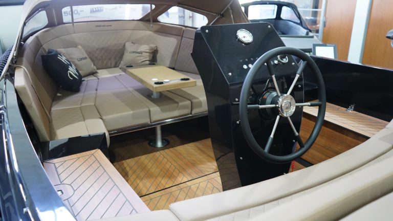 Corsiva 650 tender te koop bij verschuur waterspor