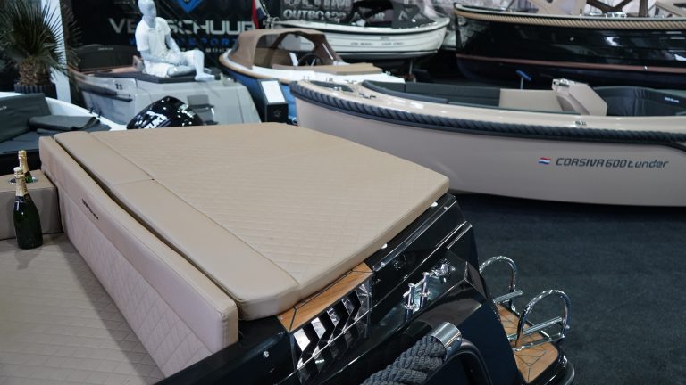 Corsiva 650 tender te koop bij verschuur waterspor