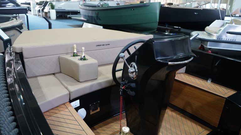 Corsiva 650 tender te koop bij verschuur waterspor
