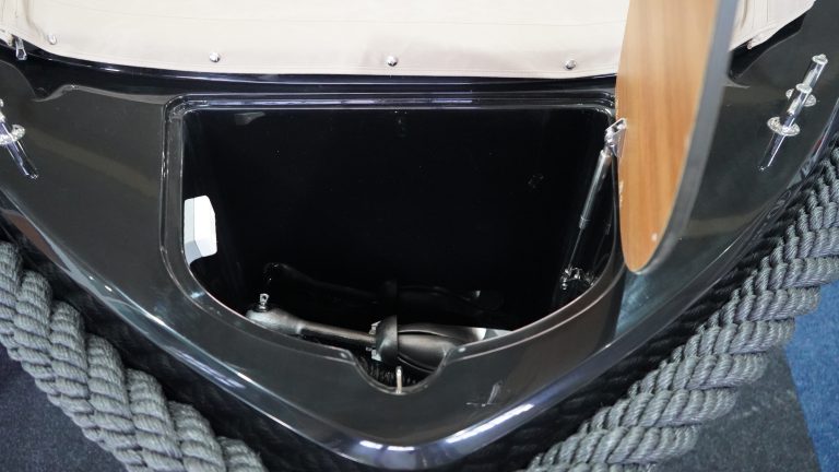 Corsiva 650 tender te koop bij verschuur waterspor