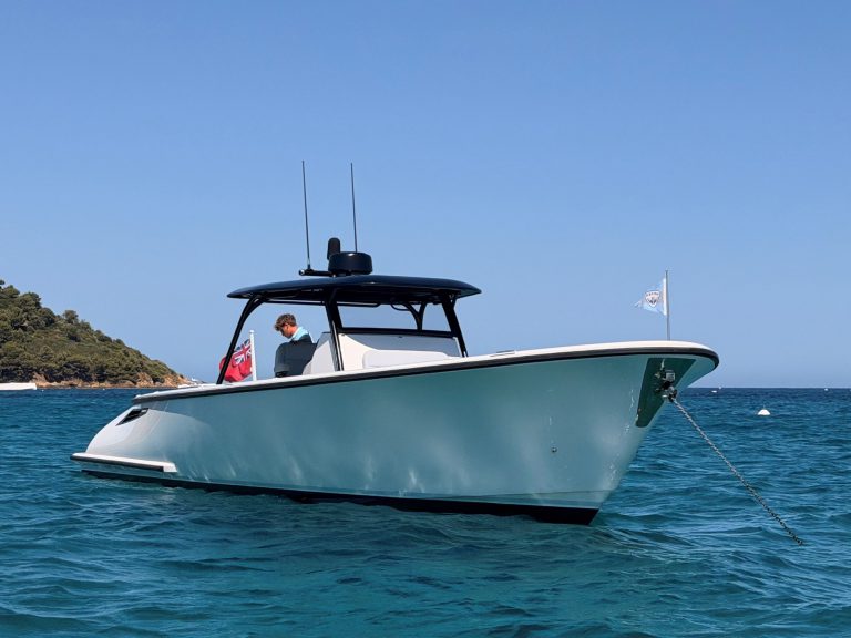 Wajer 38S 2024 in Awlgrip Matterhorn White bij Verschuur Watersport